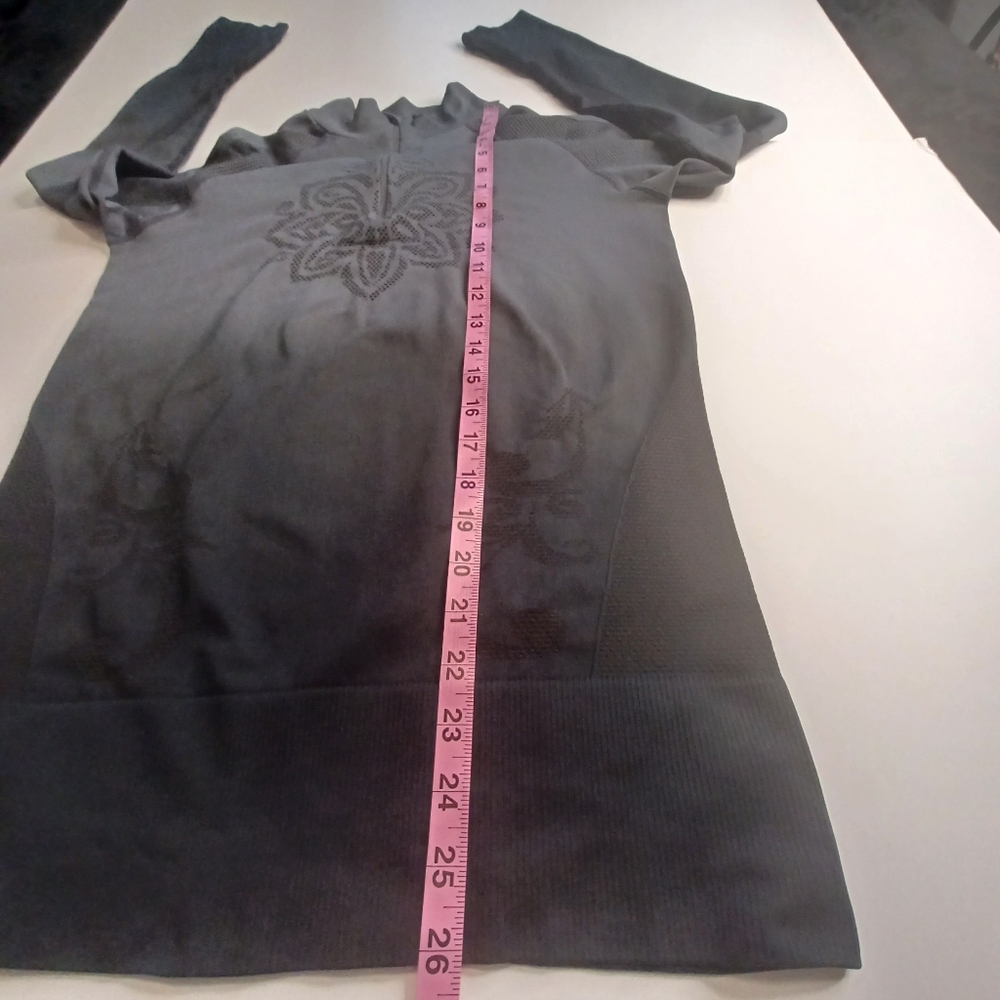 Athleta Quarter Zip Ombre Tech Pullover Active To… - image 8